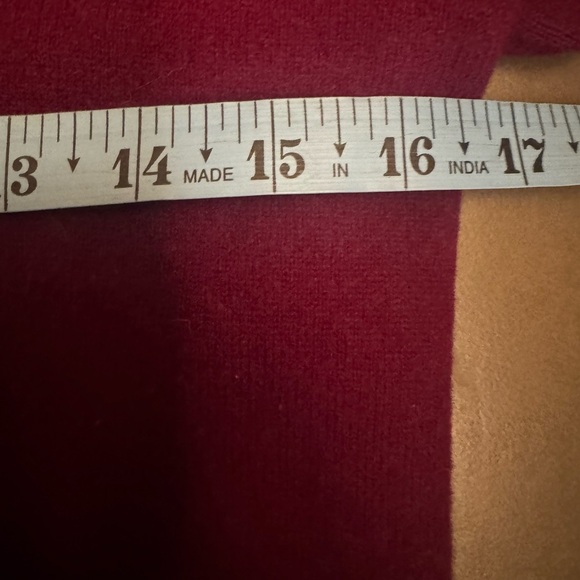 2 PLY CASHMERE WOOL CHARTER CLUB Ruffled V Neck Sweater Burgundy SZ MED Cozy EUC - Picture 9 of 12